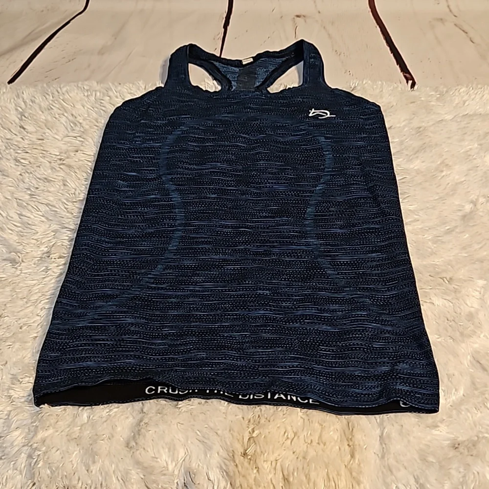 Lululemon Crush The Distance Top‎ Size 6